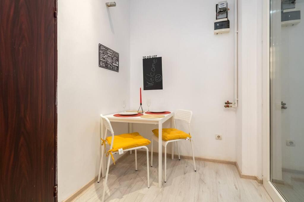 Galaxy Studio Near Bucharest Old Town Buitenkant foto